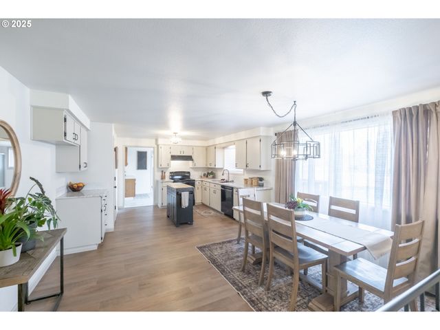 5015 Ne AUBURN Rd, Salem, OR 97317