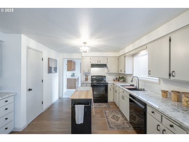 5015 Ne AUBURN Rd, Salem, OR 97317