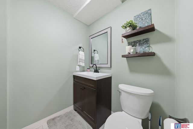 4940 S 73rd Street, Lincoln, NE 68516