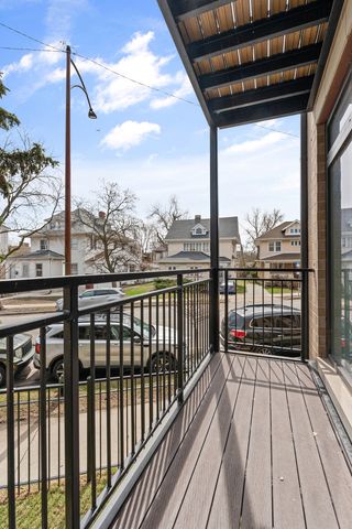 7428 N Rogers Avenue 1W, Chicago, IL 60626