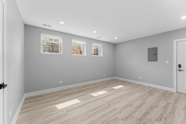 7428 N Rogers Avenue 1W, Chicago, IL 60626