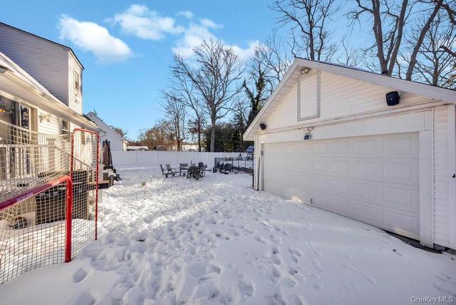 24 new Lane, Selden, NY 11784