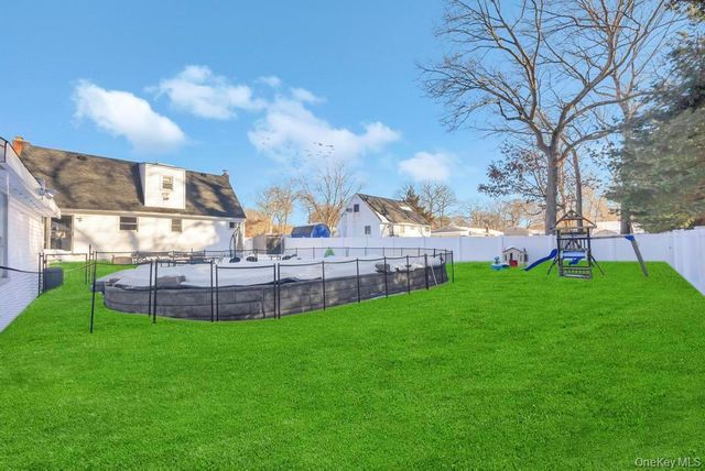 24 new Lane, Selden, NY 11784