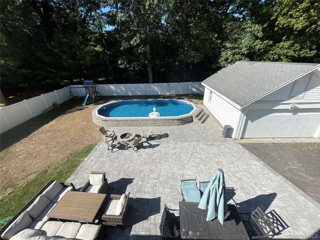 24 new Lane, Selden, NY 11784