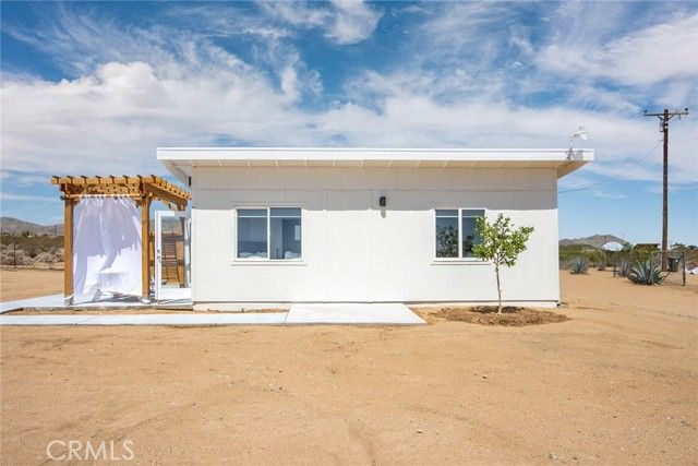 2250 Delgada Avenue, Landers, CA 92285