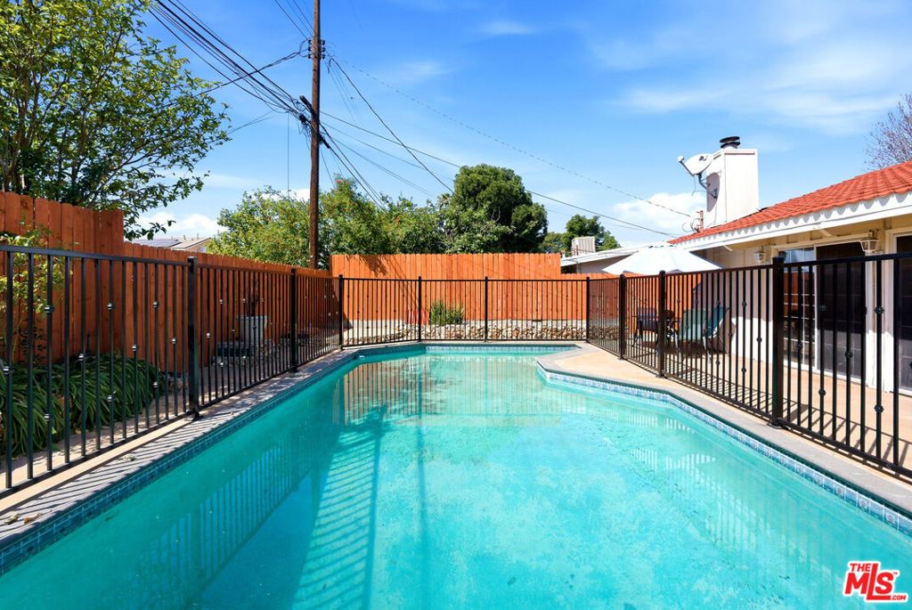 Image 2 of property listing at 15708 Horace Street, Granada Hills, CA 91344