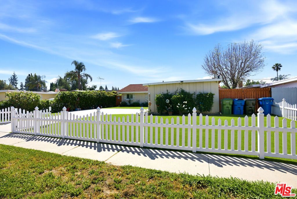 Image 34 of property listing at 15708 Horace Street, Granada Hills, CA 91344