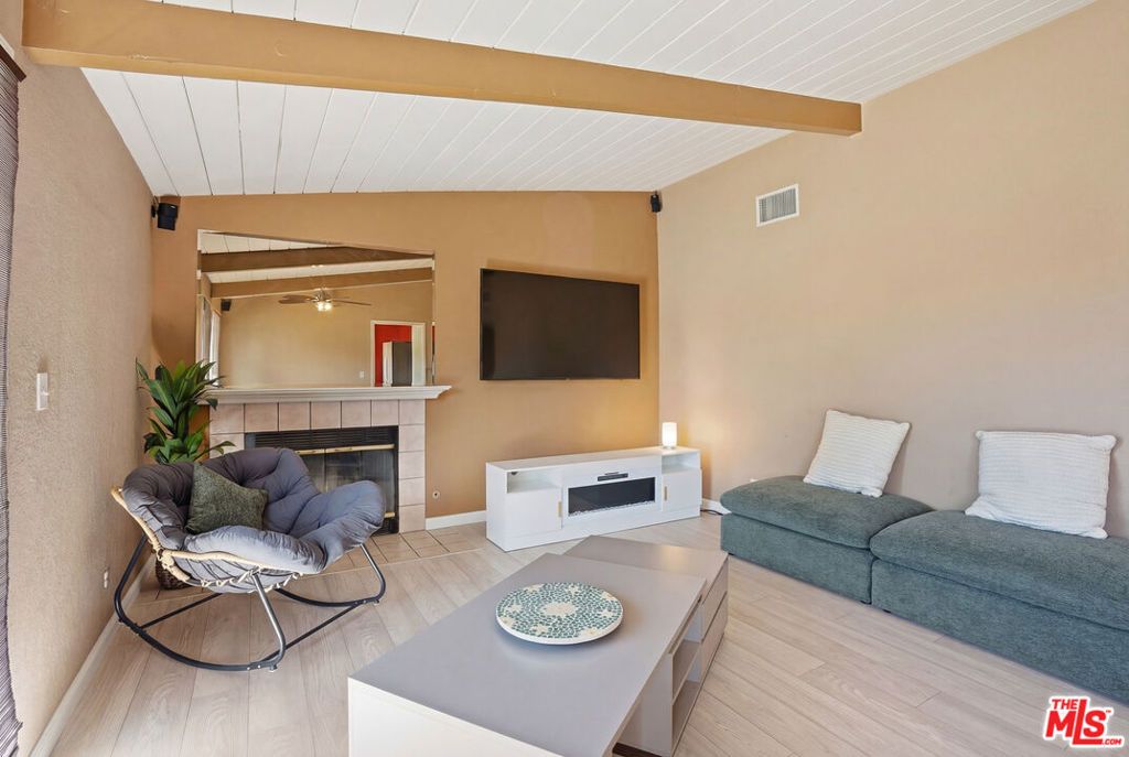 Image 6 of property listing at 15708 Horace Street, Granada Hills, CA 91344