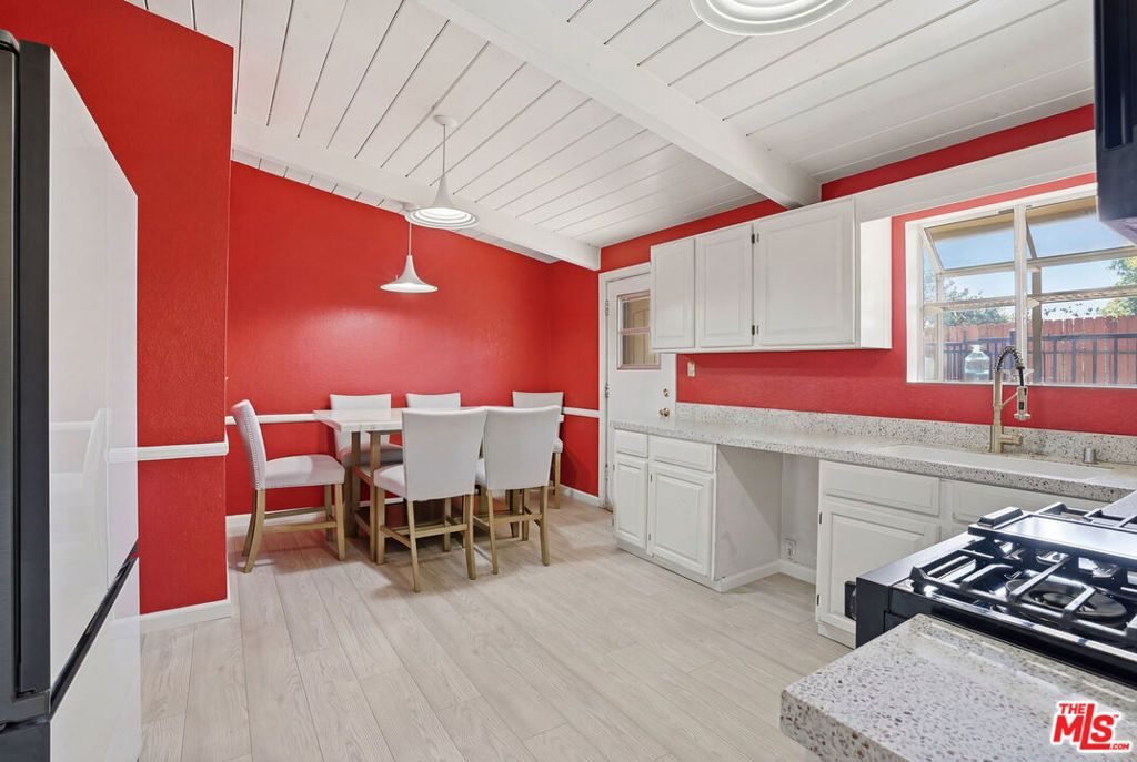 Image 9 of property listing at 15708 Horace Street, Granada Hills, CA 91344