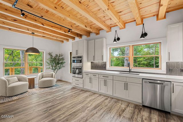 4406 Long Rifle Rd Road, Sevierville, TN 37862