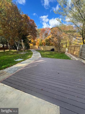 819 W KING RD, Malvern, PA 19355