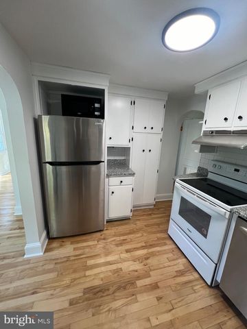 819 W KING RD, Malvern, PA 19355