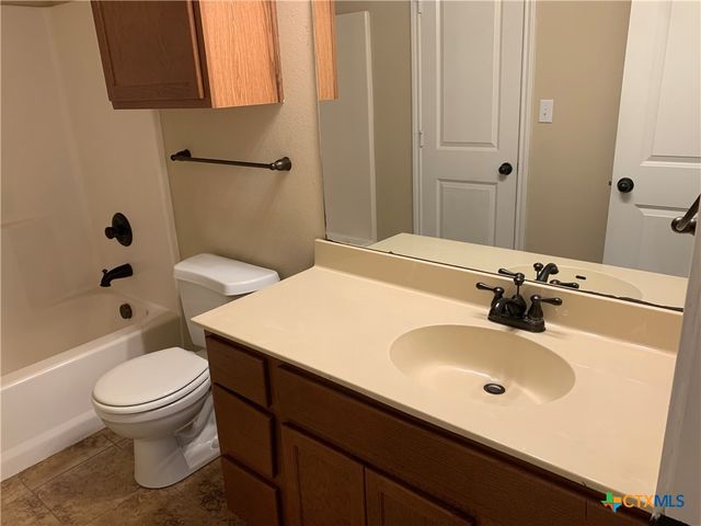 901 Brown Rock Drive, New Braunfels, TX 78130