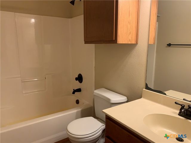 901 Brown Rock Drive, New Braunfels, TX 78130