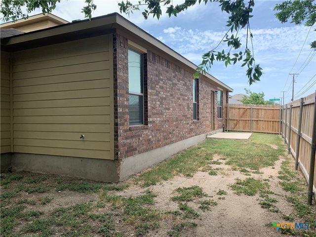 901 Brown Rock Drive, New Braunfels, TX 78130