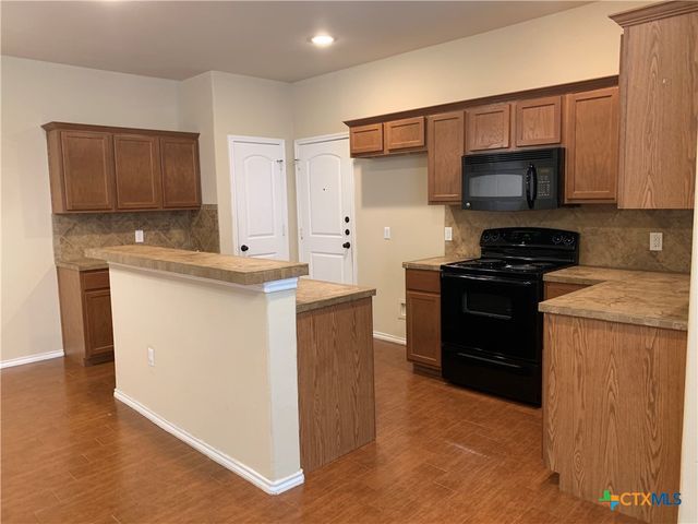901 Brown Rock Drive, New Braunfels, TX 78130