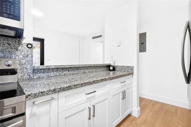 3522 SW 25th St 3522, Miami, FL 33133