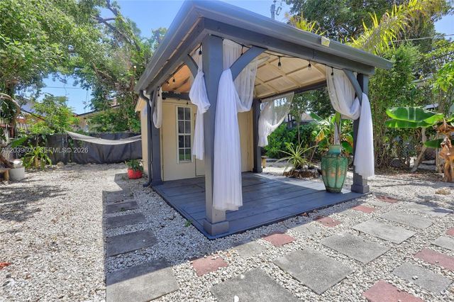 3522 SW 25th St 3522, Miami, FL 33133