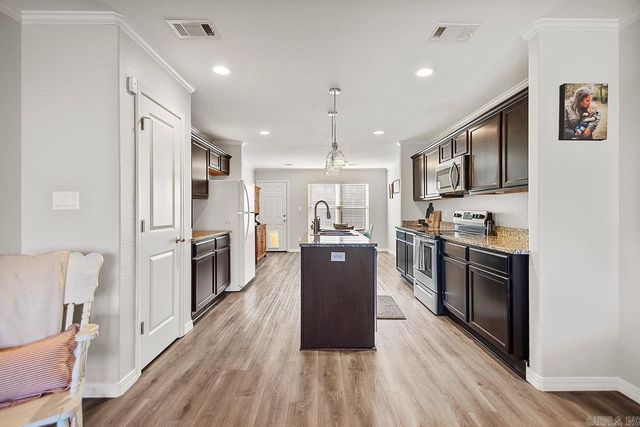 1025 Heritage Way, Benton, AR 72019