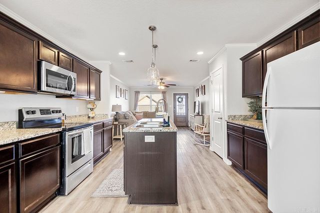 1025 Heritage Way, Benton, AR 72019