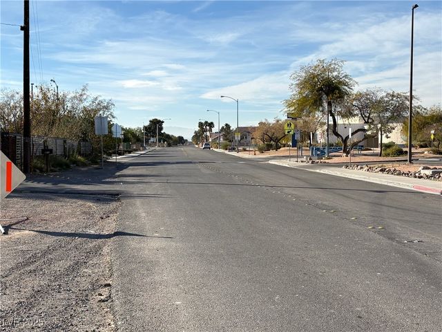 525 East Eldorado Lane, Las Vegas, NV 89123