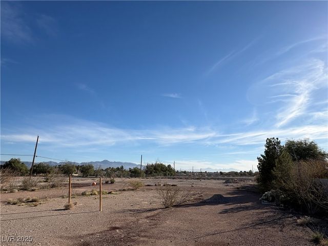 525 East Eldorado Lane, Las Vegas, NV 89123