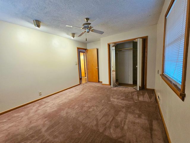 1018 Mellinger Dr, Salina, KS 67401