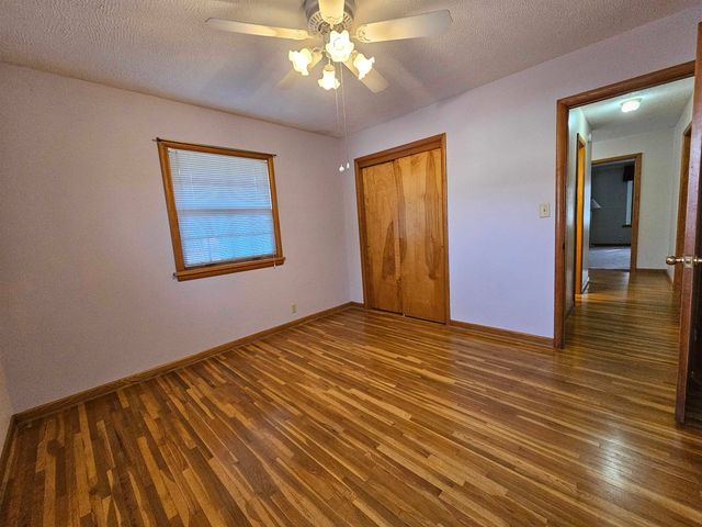 1018 Mellinger Dr, Salina, KS 67401