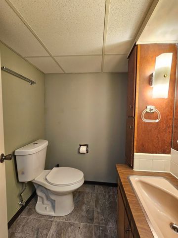 1018 Mellinger Dr, Salina, KS 67401