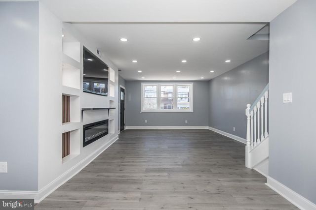 460 ROBBINS ST, Philadelphia, PA 19111