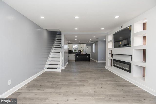 460 ROBBINS ST, Philadelphia, PA 19111