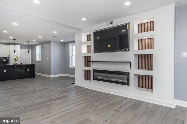 460 ROBBINS ST, Philadelphia, PA 19111