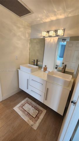 500 Bayview Drive 1725, Sunny Isles Beach, FL 33160