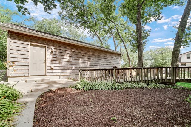 42034 N East Road, Antioch, IL 60002