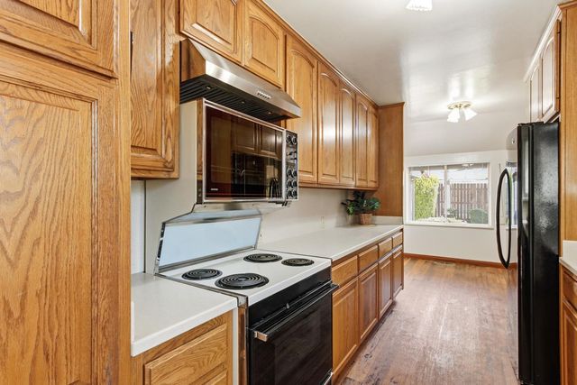 2085 51st Ave, Sacramento, CA 95822