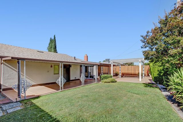 2085 51st Ave, Sacramento, CA 95822
