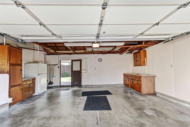 2085 51st Ave, Sacramento, CA 95822