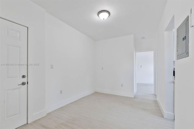 1051 NW 2nd St 12, Miami, FL 33128