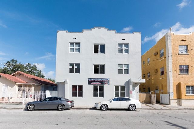 1051 NW 2nd St 12, Miami, FL 33128