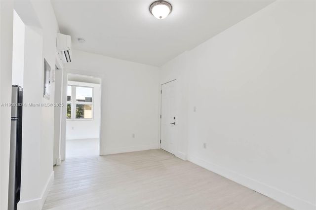 1051 NW 2nd St 12, Miami, FL 33128