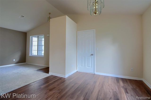 4452 Croissant Street, Dearborn Heights, MI 48125