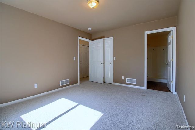 4452 Croissant Street, Dearborn Heights, MI 48125