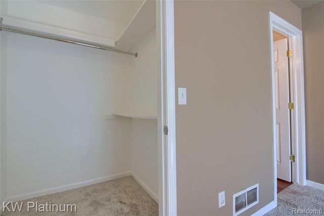 4452 Croissant Street, Dearborn Heights, MI 48125