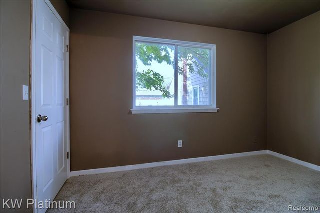 4452 Croissant Street, Dearborn Heights, MI 48125