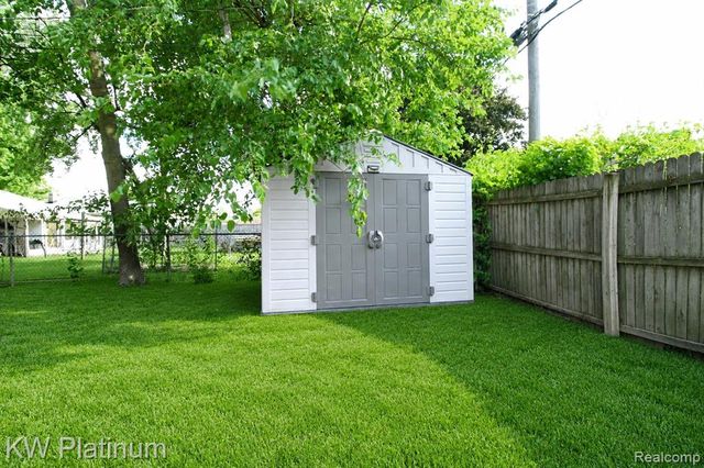 4452 Croissant Street, Dearborn Heights, MI 48125