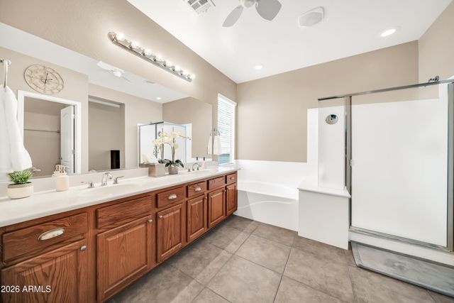 2214 W HEDGEHOG Place, Phoenix, AZ 85085