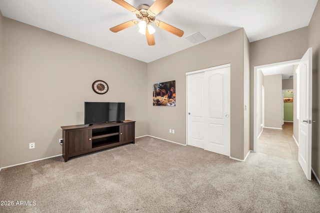 2214 W HEDGEHOG Place, Phoenix, AZ 85085