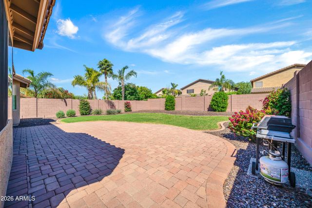 2214 W HEDGEHOG Place, Phoenix, AZ 85085
