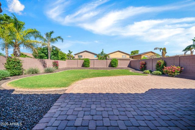 2214 W HEDGEHOG Place, Phoenix, AZ 85085