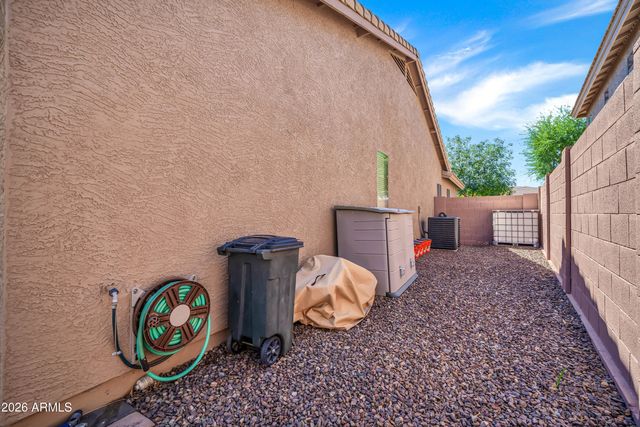 2214 W HEDGEHOG Place, Phoenix, AZ 85085
